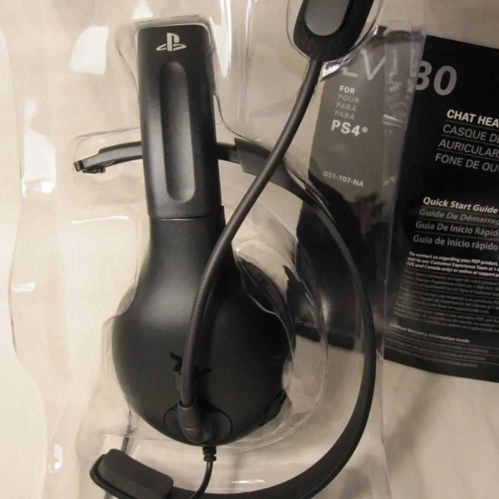 2020 Playstation 4 / PS4 PDP Gaming Wired Chat Headset, model LVL30- brand new